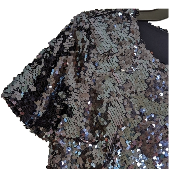 Forever 21 Deep Navy Sequined Short Sleeve Crop Top NWOT Size M - Picture 6 of 14